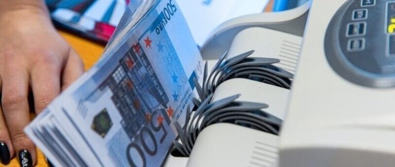 ЦБ РФ может ввести отрицательные ставки по валютным вкладам для юрлиц