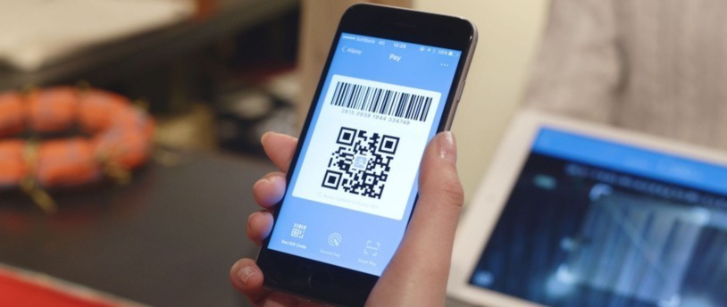 Владельцы карт «Мир» смогут расплачиваться с помощью QR-кода в смартфоне