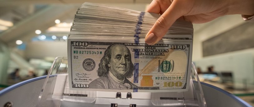 Россияне скупили рекордное количество валюты