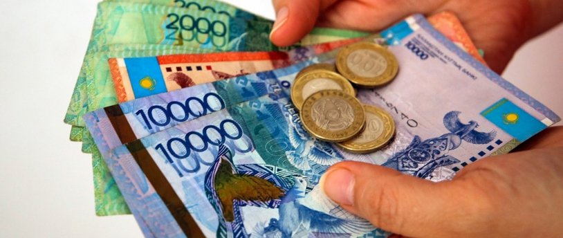 Объем денежных переводов из России в Казахстан существенно снизился