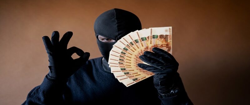 За три месяца мошенники похитили у клиентов банков более 3 млрд рублей